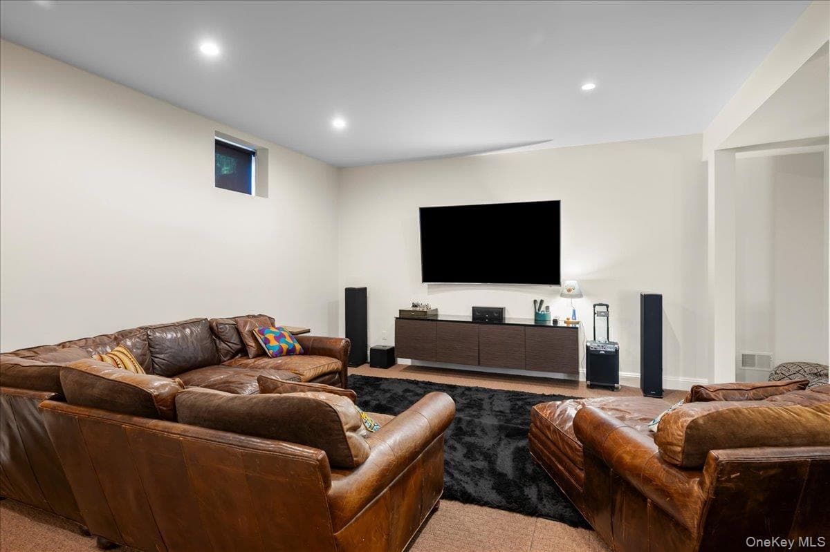 17 Riverton Drive thumbnail 40