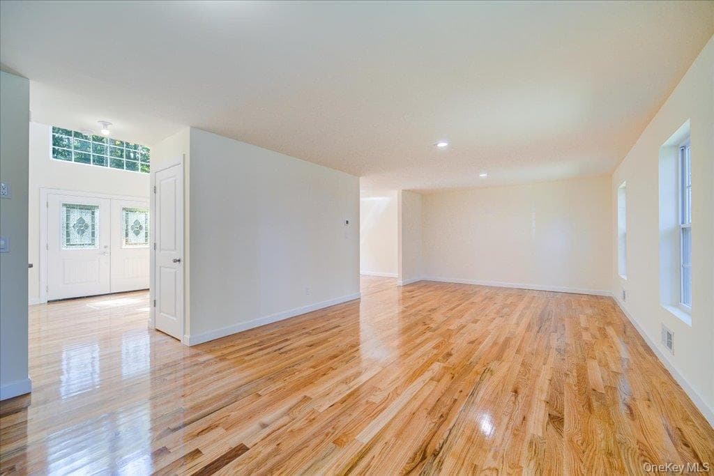 677 Marsh Road thumbnail 10