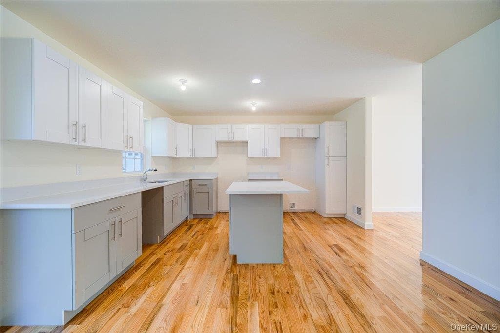 677 Marsh Road thumbnail 7