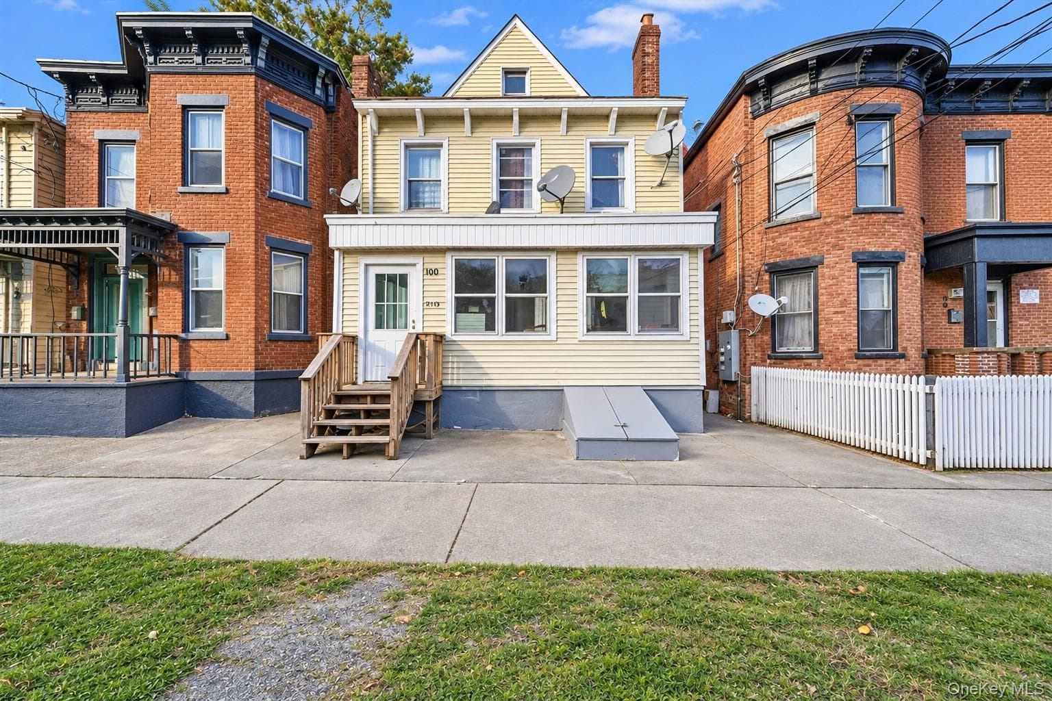 100 Carson Avenue thumbnail 2
