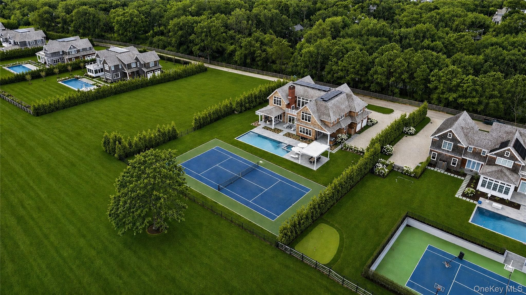 460 Edge Of Woods Road thumbnail 4