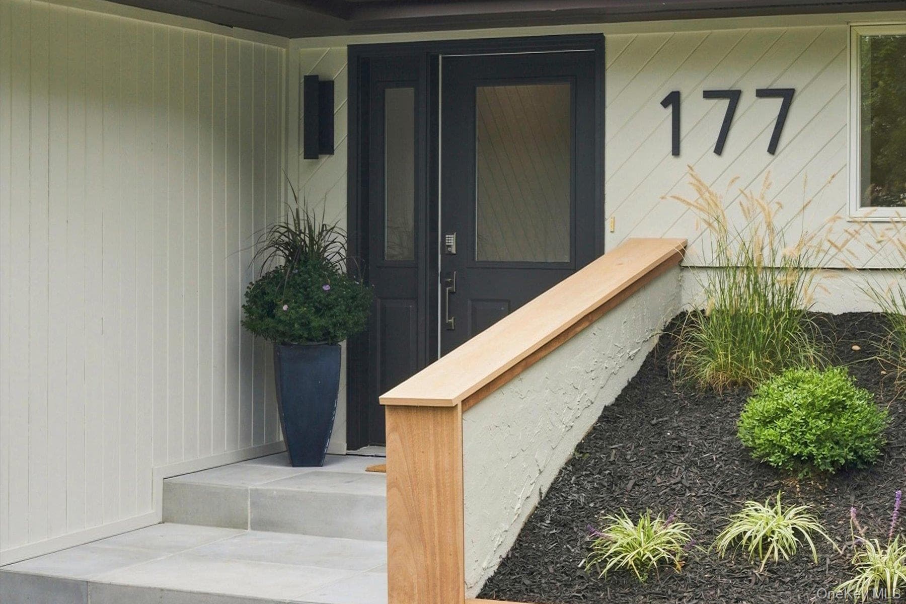 177 Herricks Lane thumbnail 33