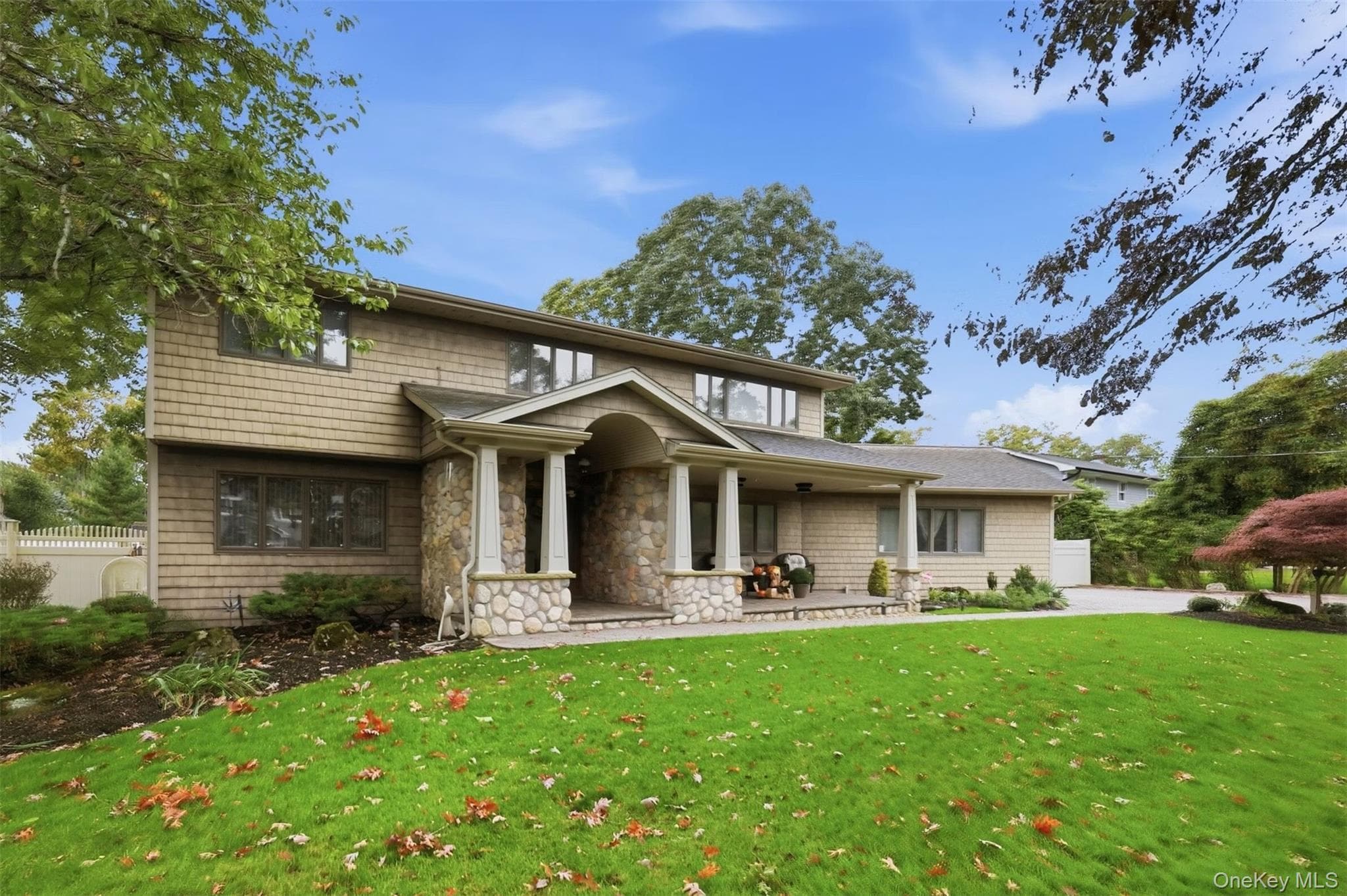 33 Quail Run, East Islip