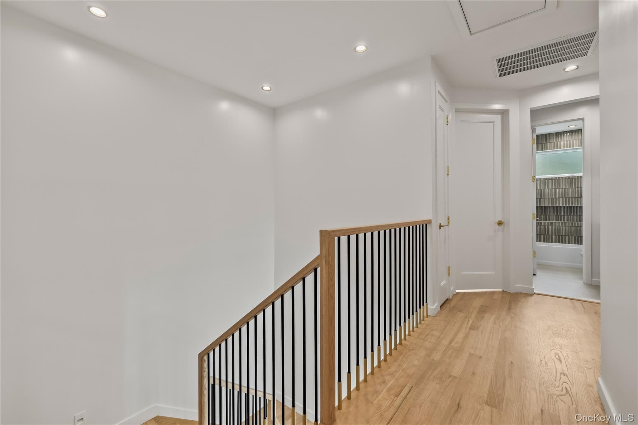 48 Noyes Avenue Unit: 201 thumbnail 24