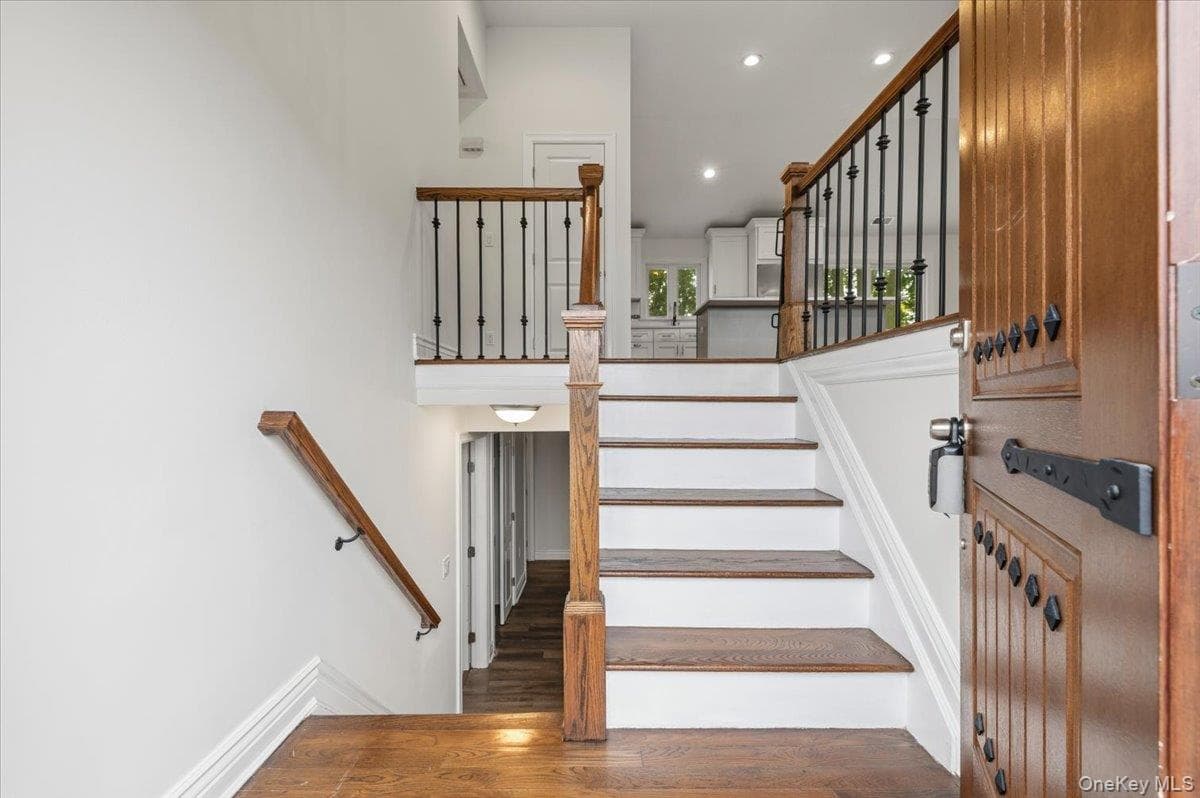 3314 Colony Drive thumbnail 5