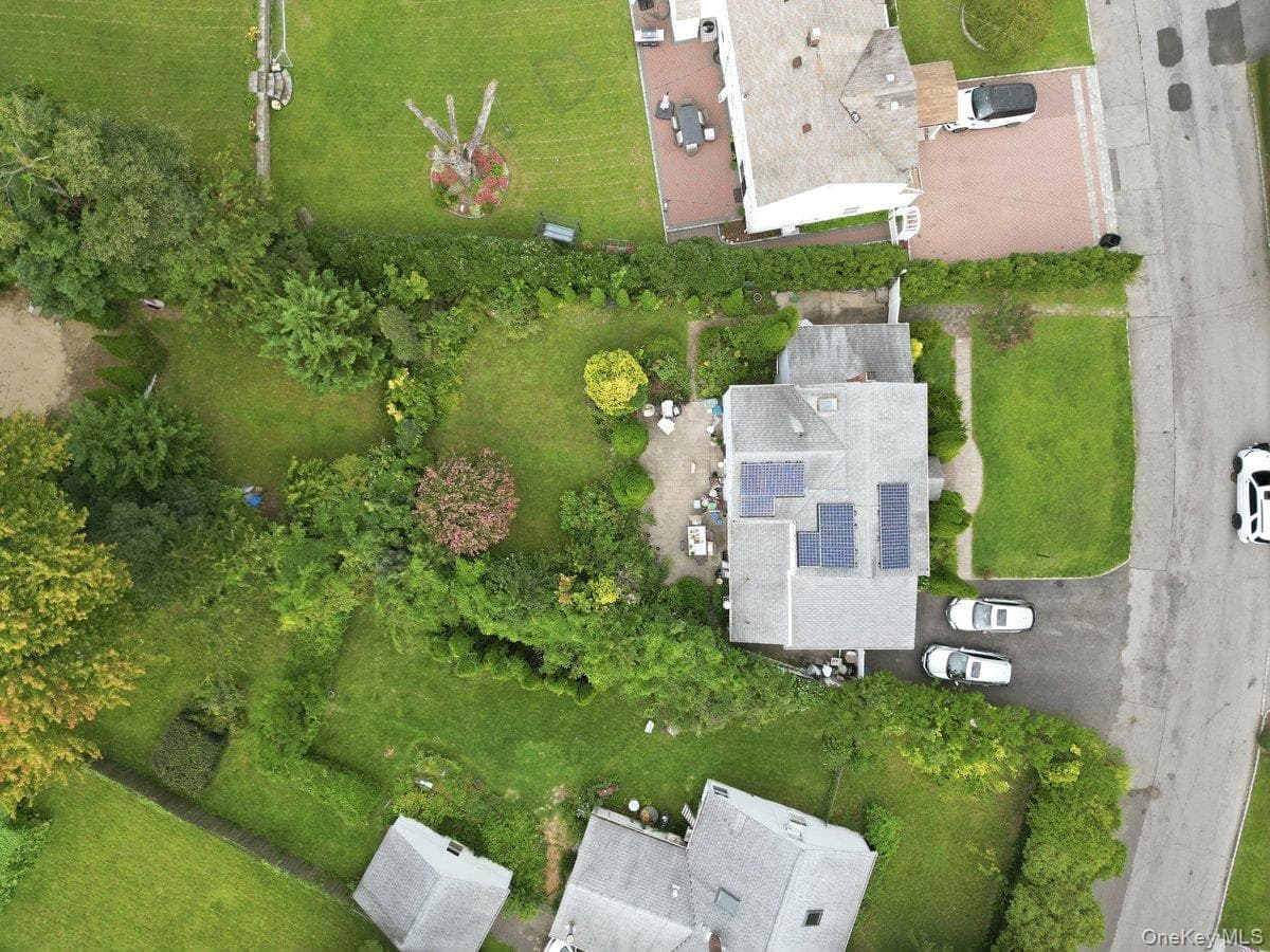 140 Whitman Road thumbnail 25