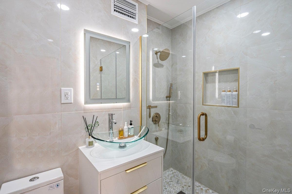 162-01 Powells Cove Boulevard Unit: 2D thumbnail 19