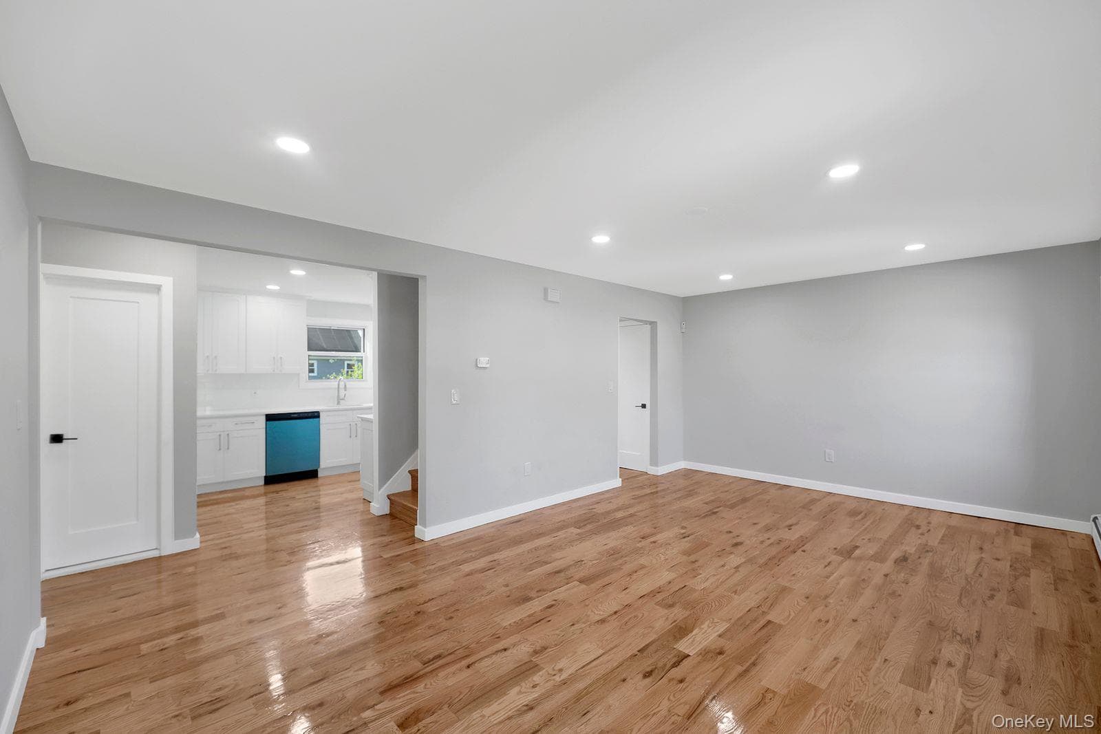 870 Southern Parkway, Uniondale