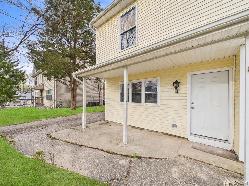 613 Bourdois Avenue thumbnail 4