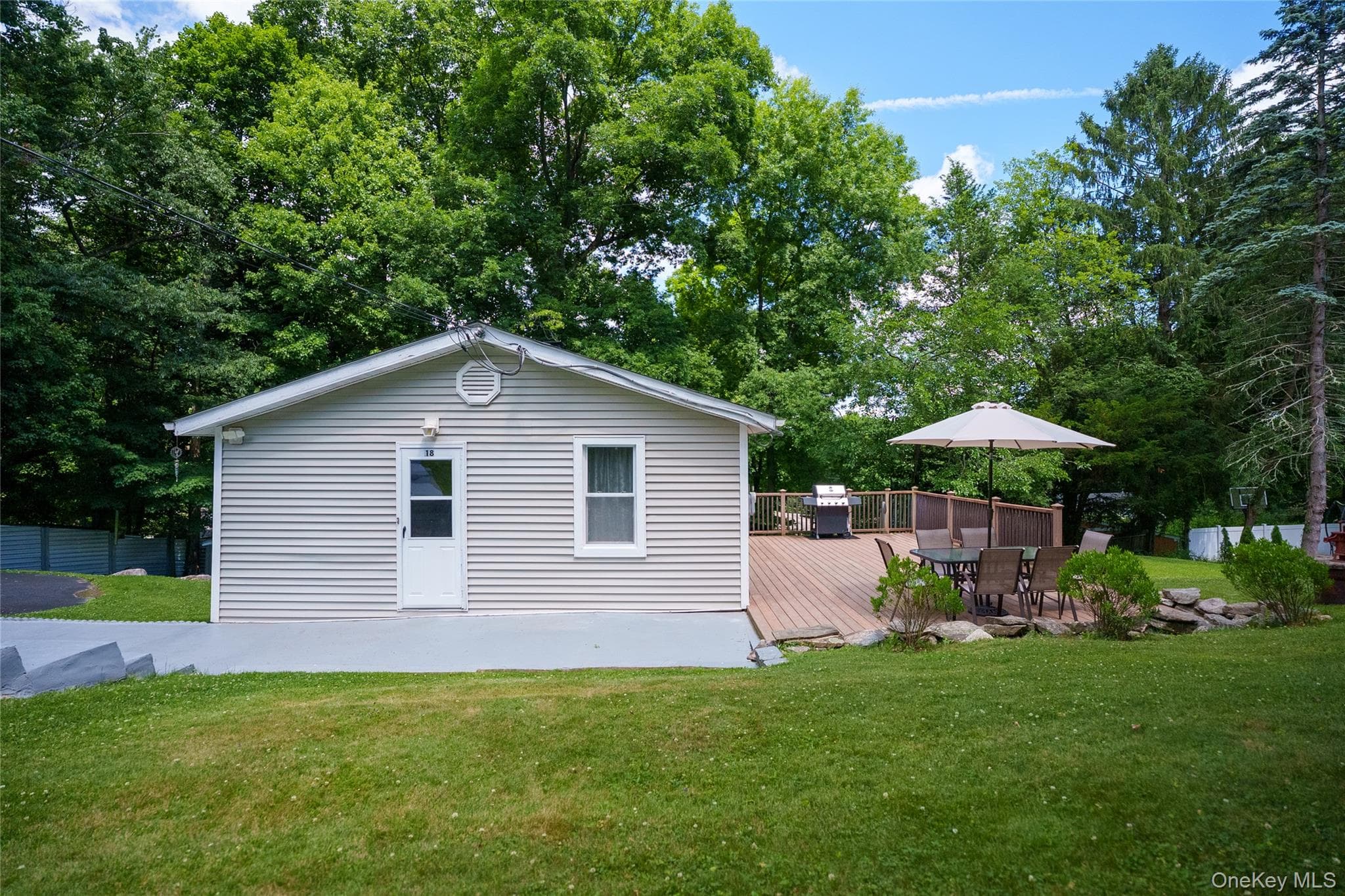 18 Worthington Drive, Carmel