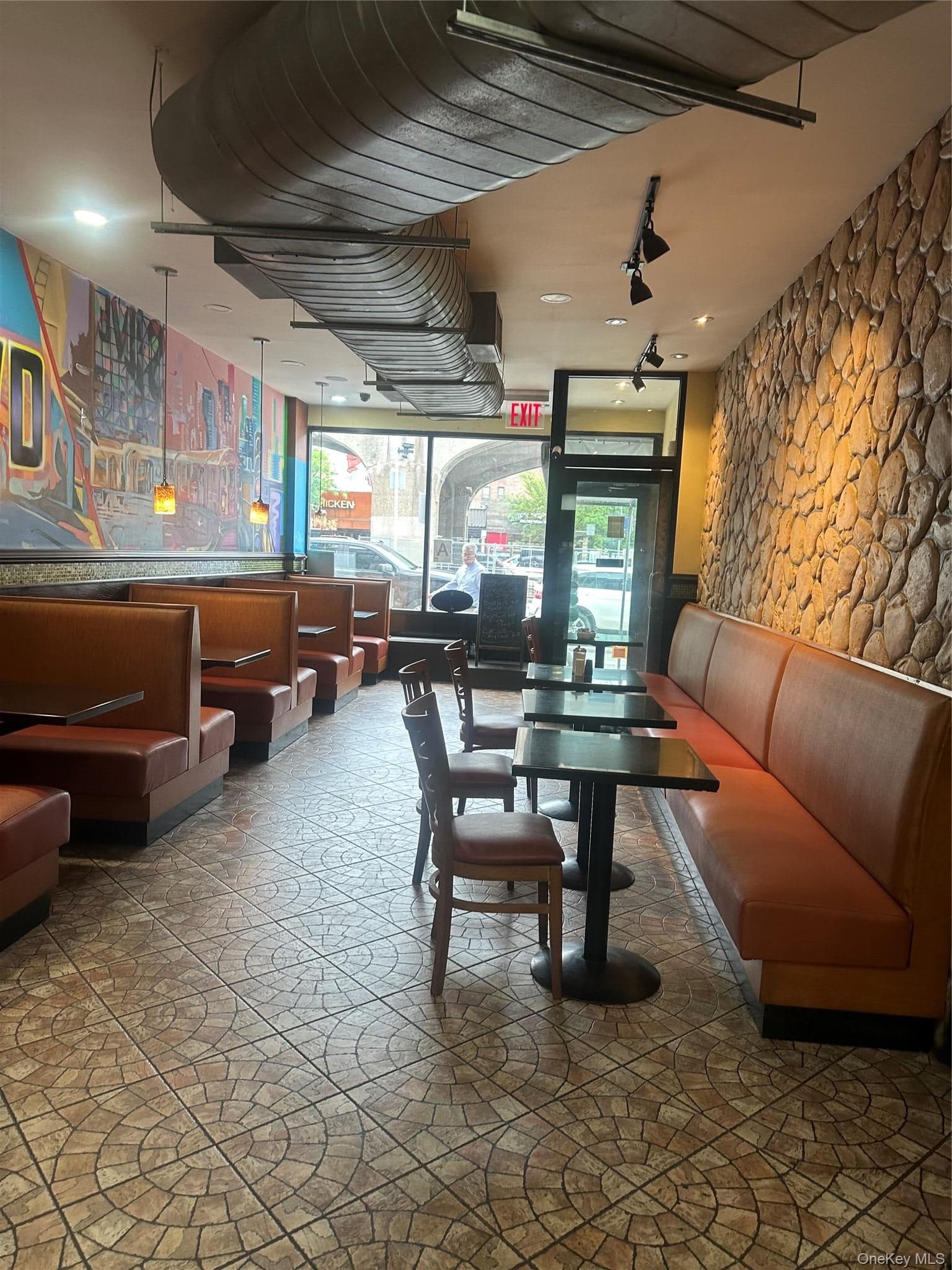 4311 Queens Boulevard thumbnail 2