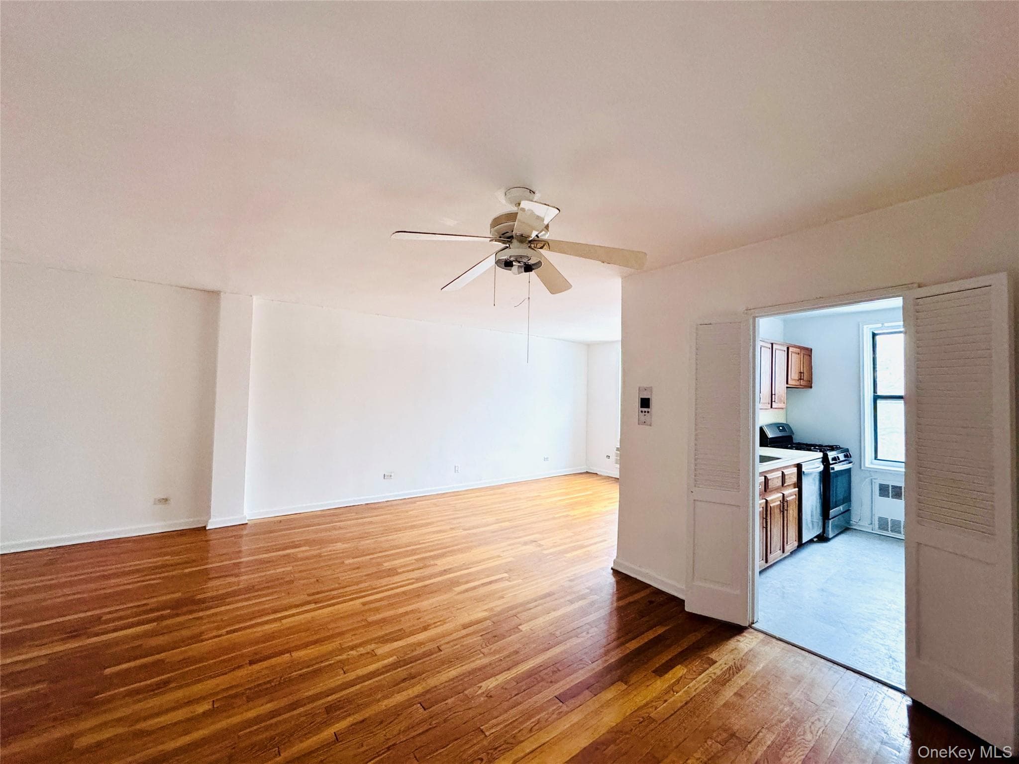 141-05 Pershing Crescent Unit: 202 thumbnail 11