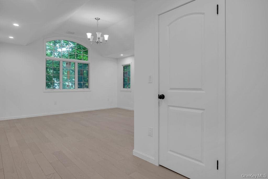 6 Burbury Lane thumbnail 16