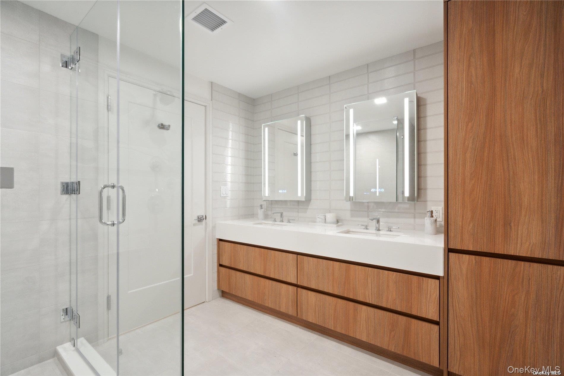 218 Middle Neck Road Unit: 213 thumbnail 30