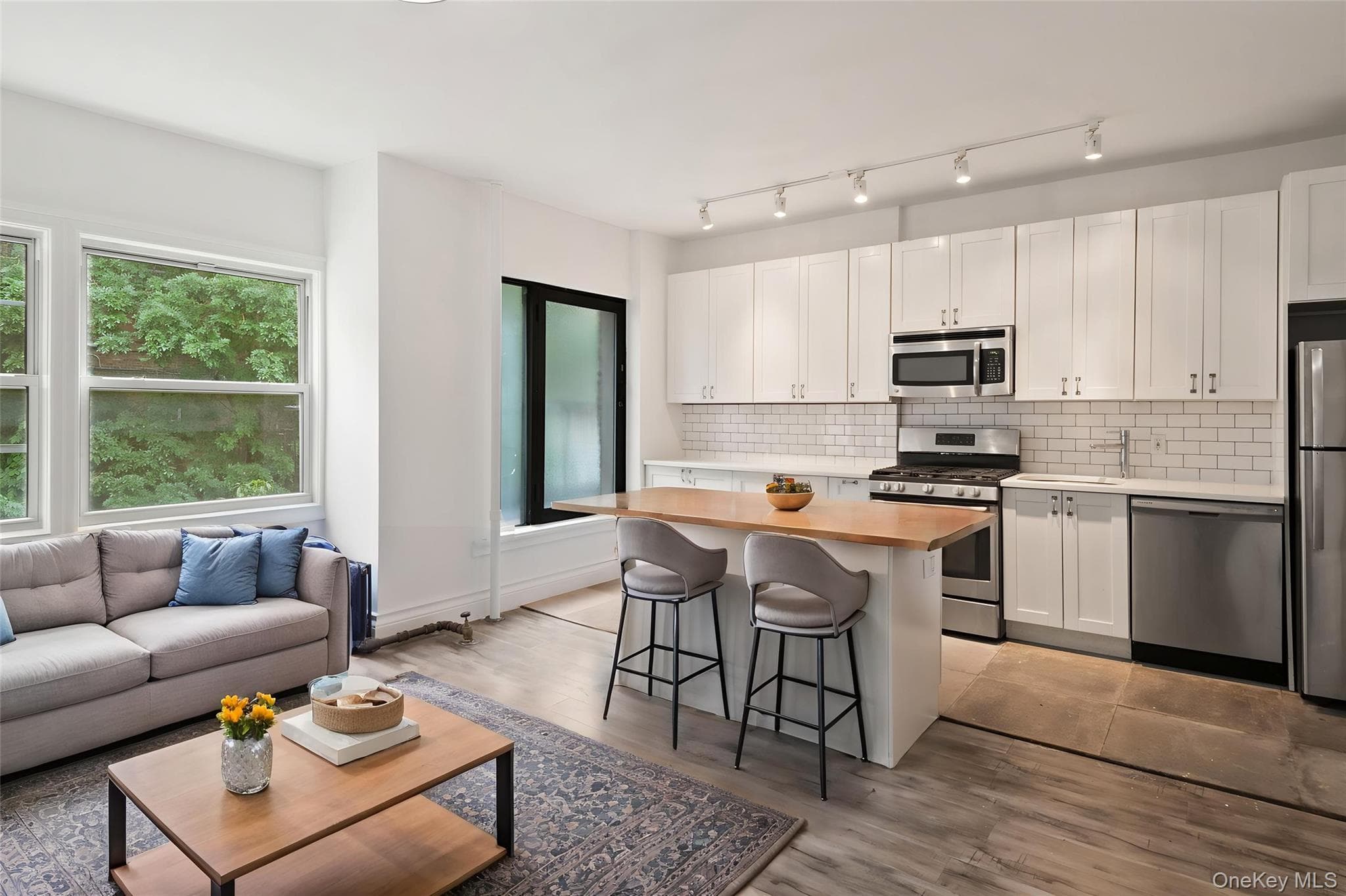 1068 Walton Avenue thumbnail 6