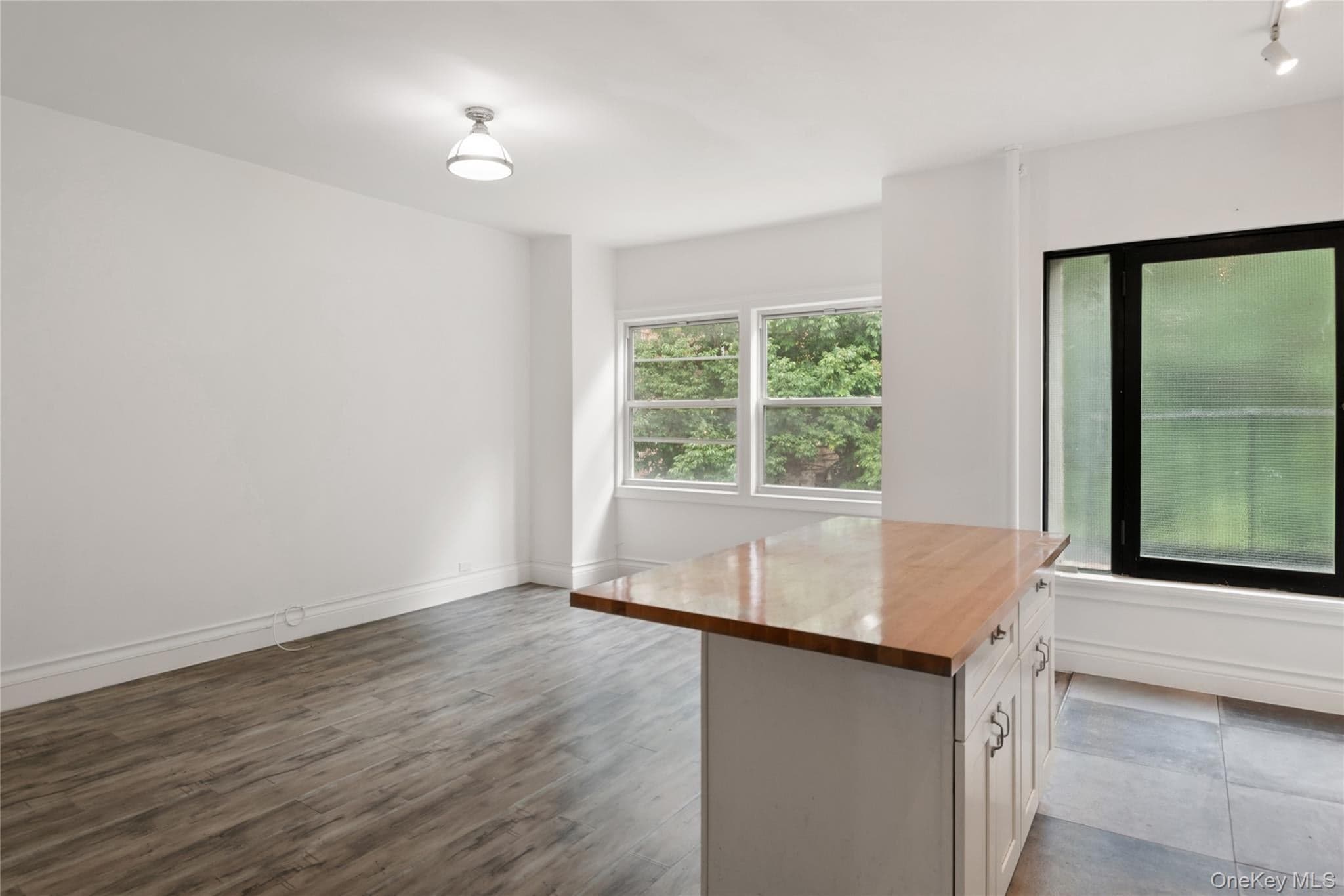 1068 Walton Avenue thumbnail 11