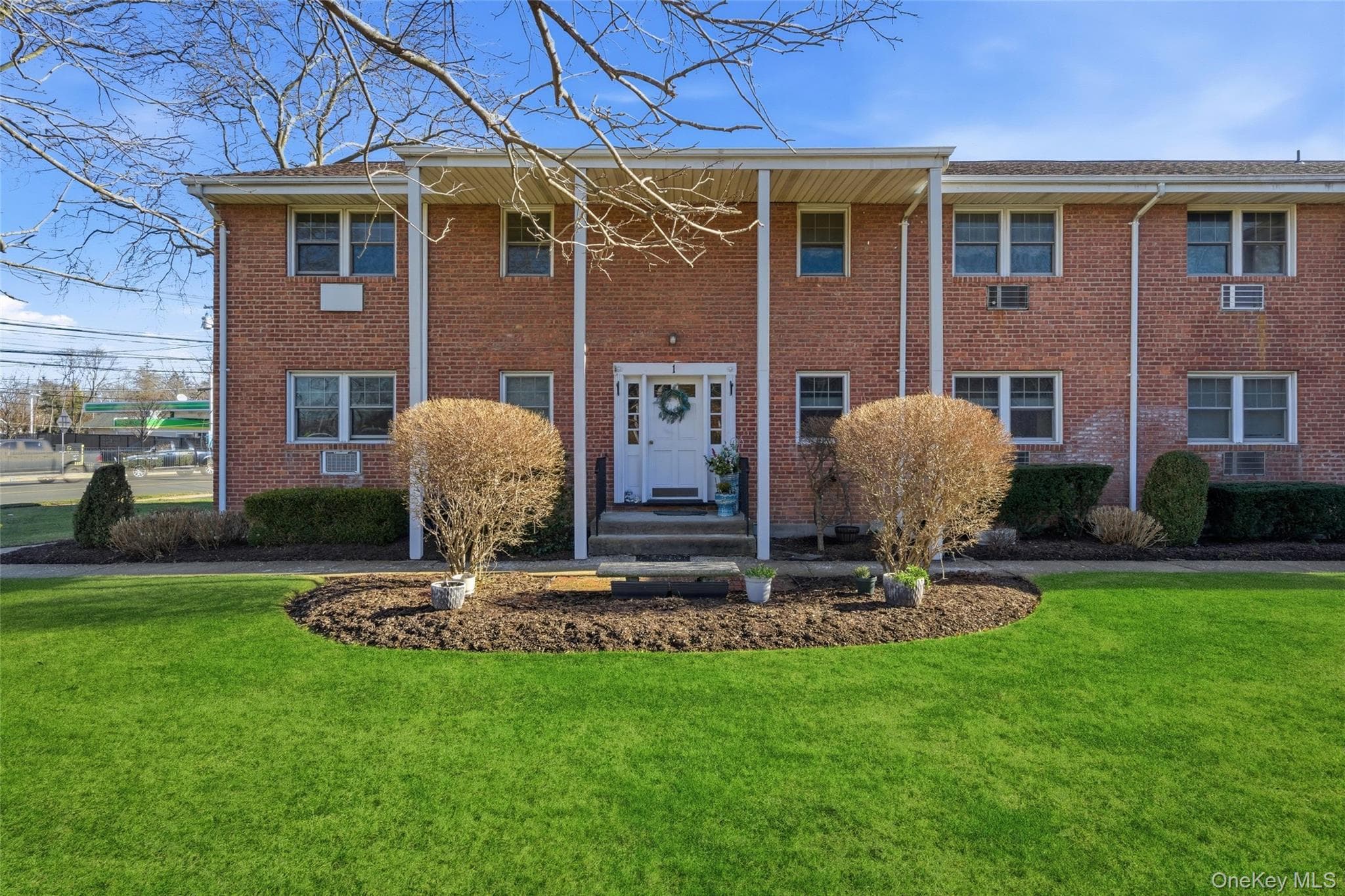 297 Merrick Road Unit: D 1 thumbnail 2