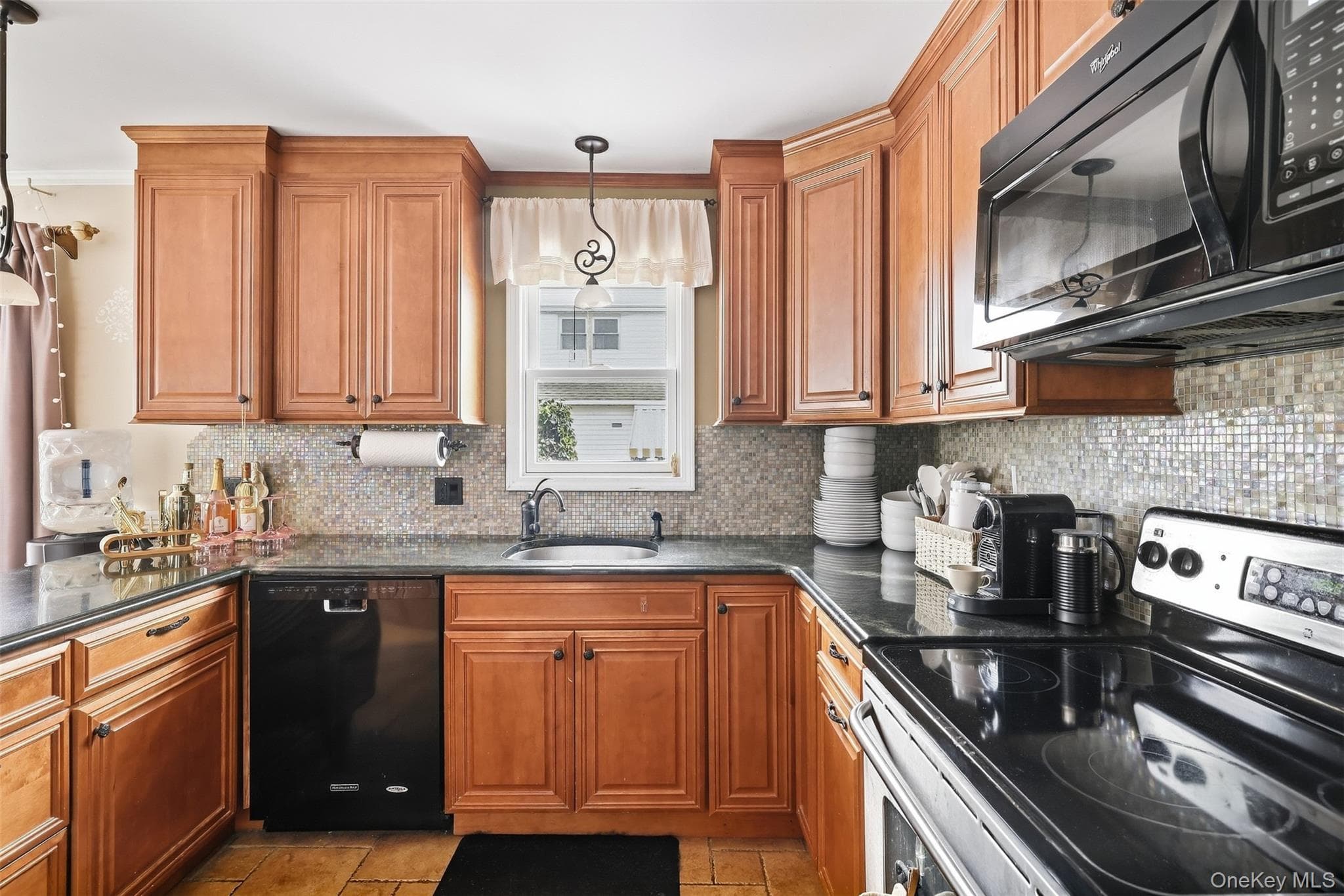 208 Island Parkway thumbnail 10