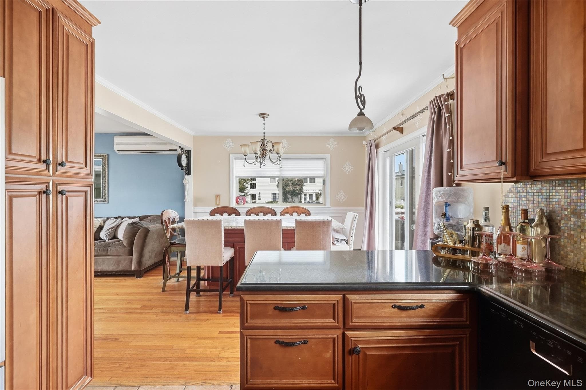 208 Island Parkway thumbnail 11