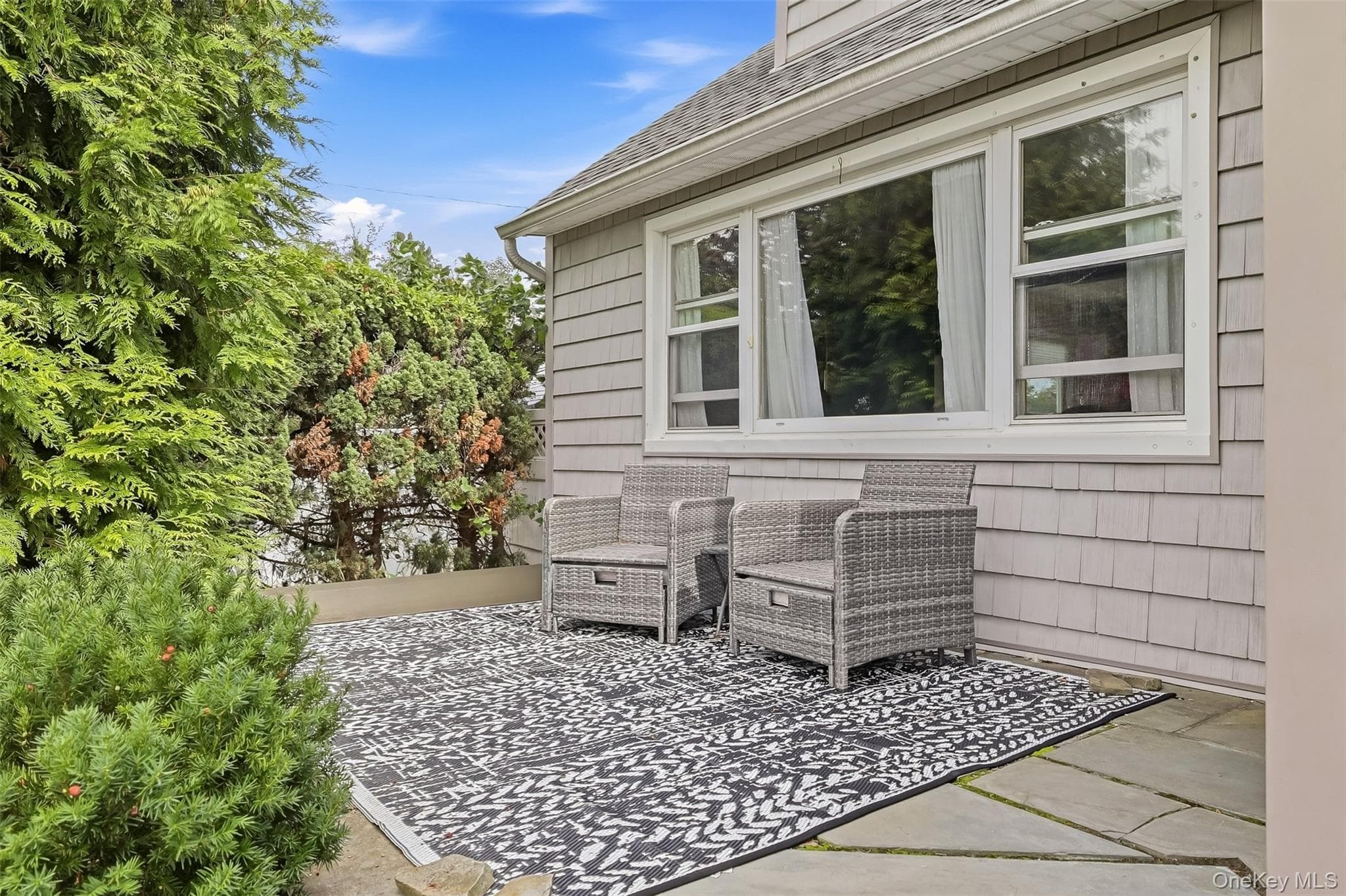 208 Island Parkway thumbnail 3