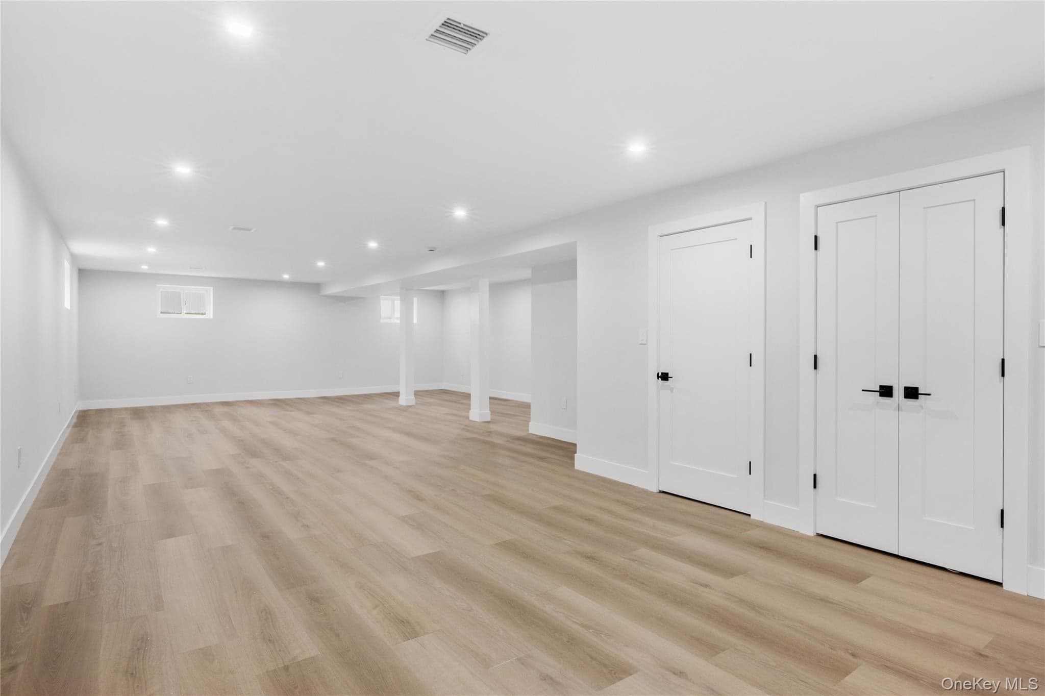 746 Blackstone Avenue thumbnail 35