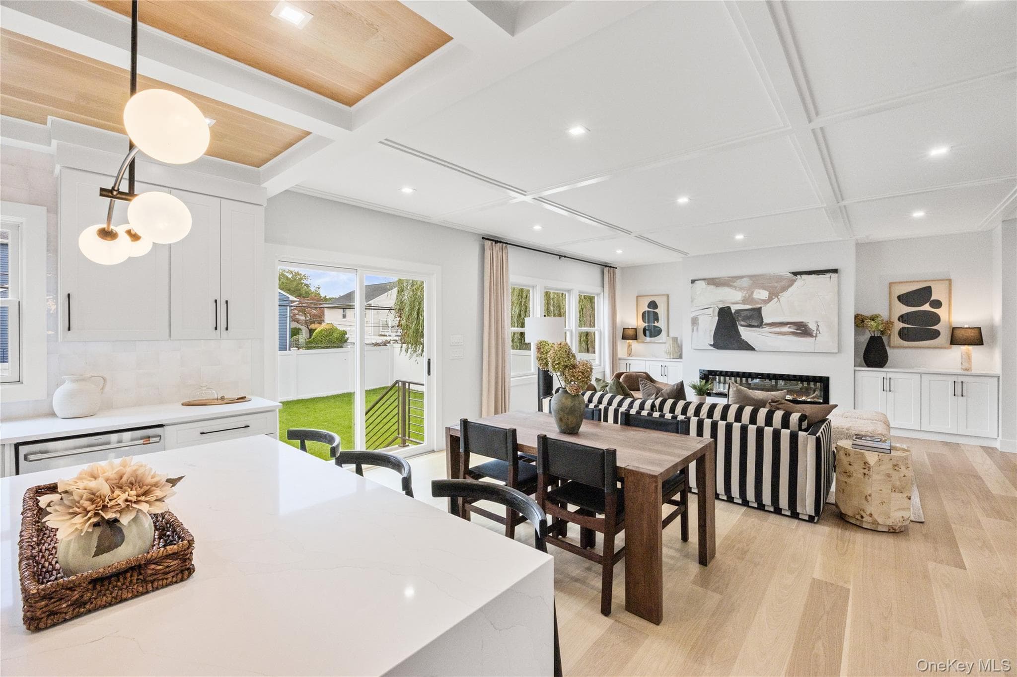 746 Blackstone Avenue thumbnail 17
