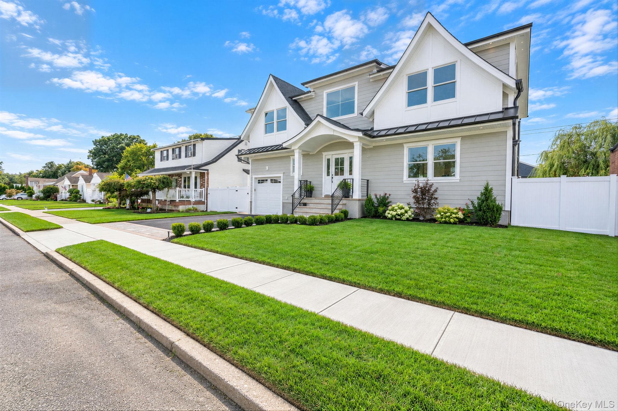 746 Blackstone Avenue thumbnail 2