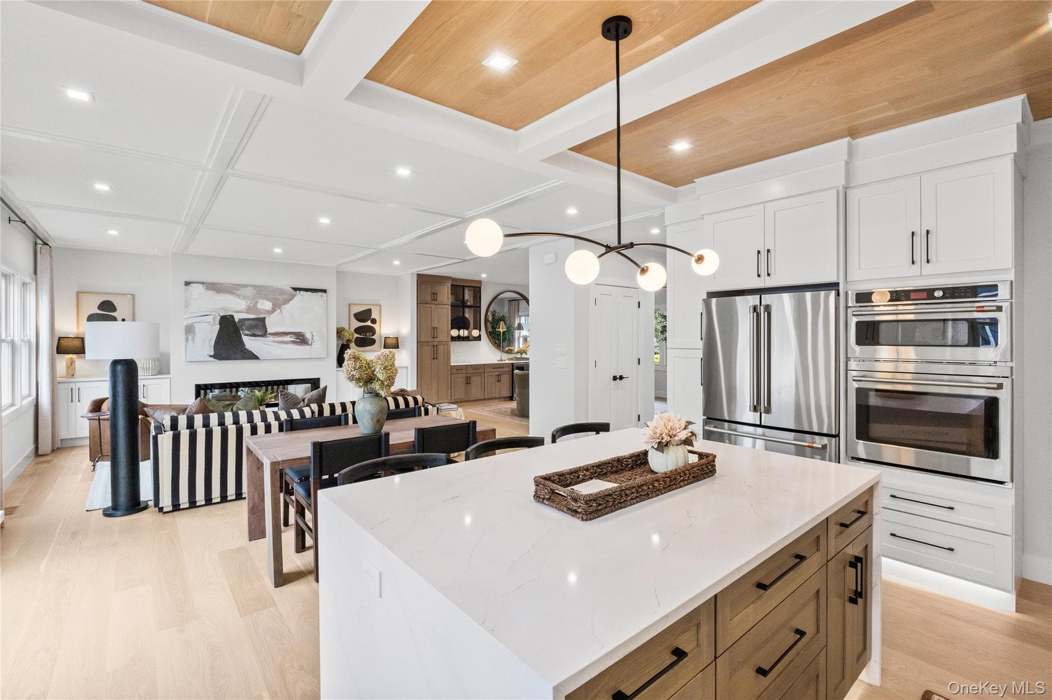 746 Blackstone Avenue thumbnail 16