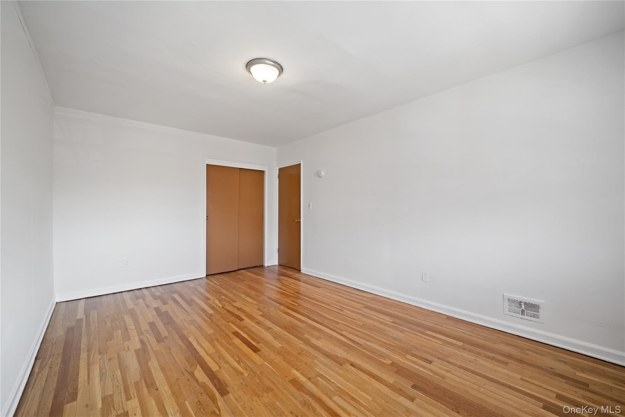1047 E 217th Street thumbnail 18