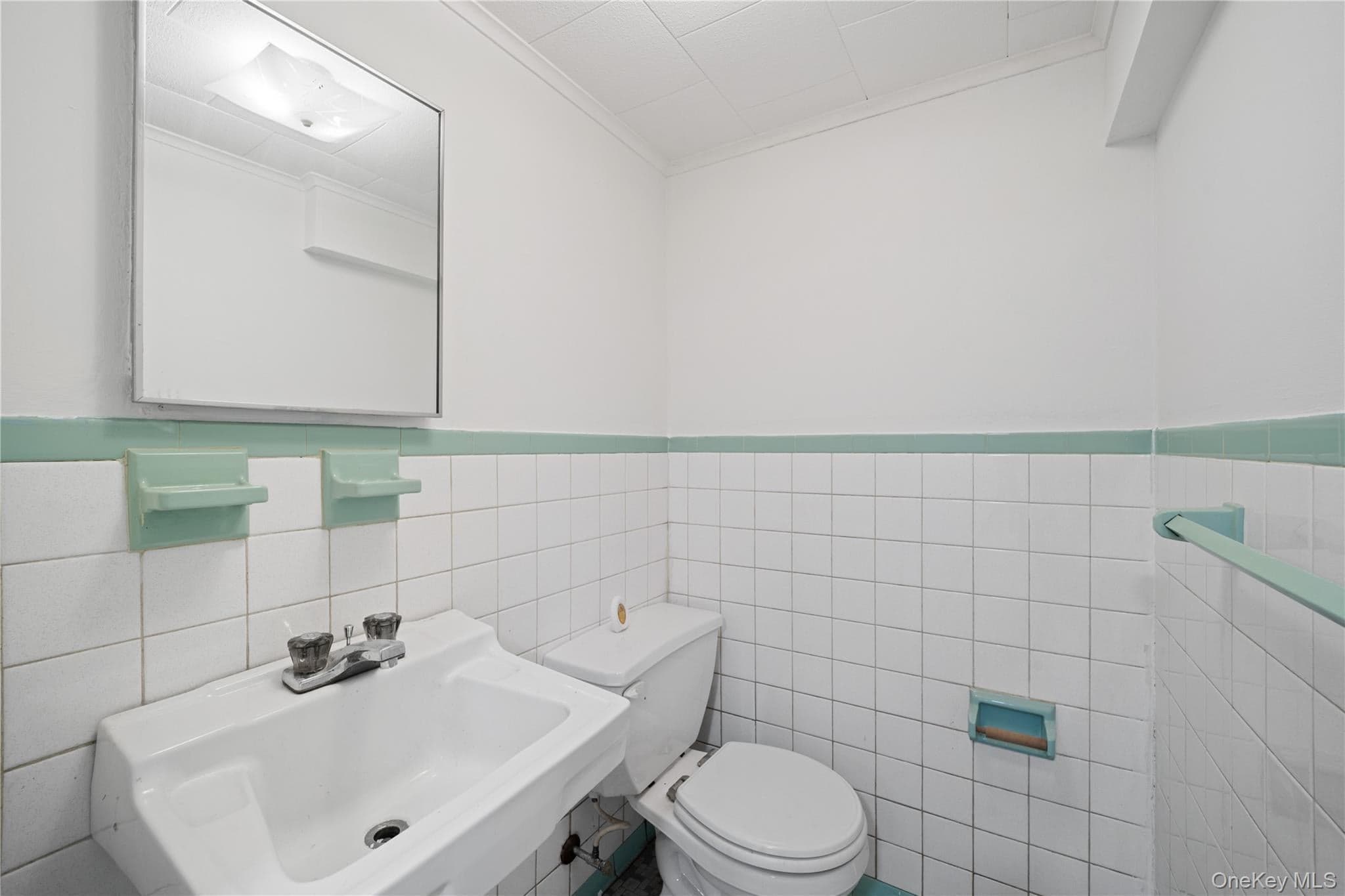 1047 E 217th Street thumbnail 7