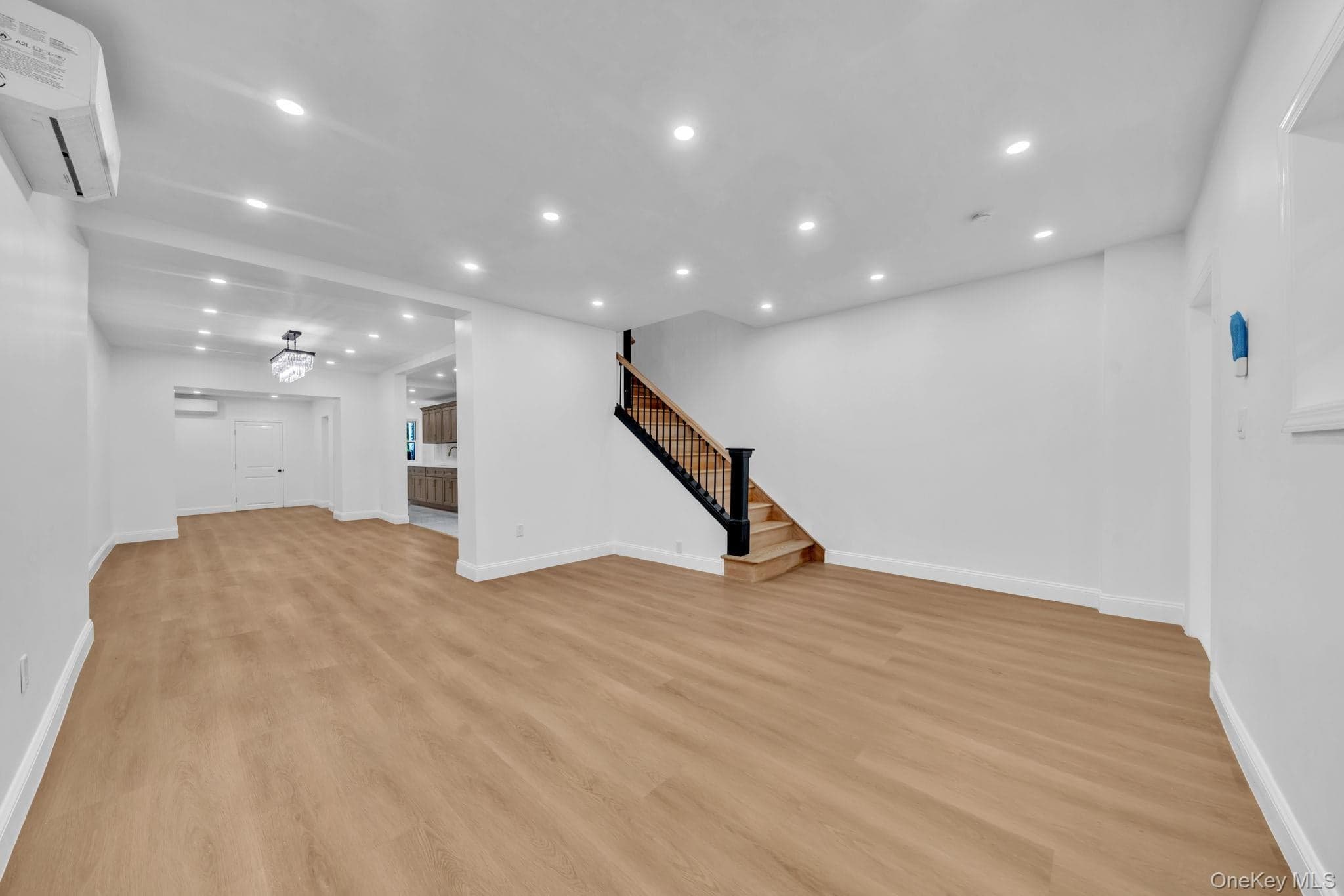 3720 Dyre Avenue thumbnail 19
