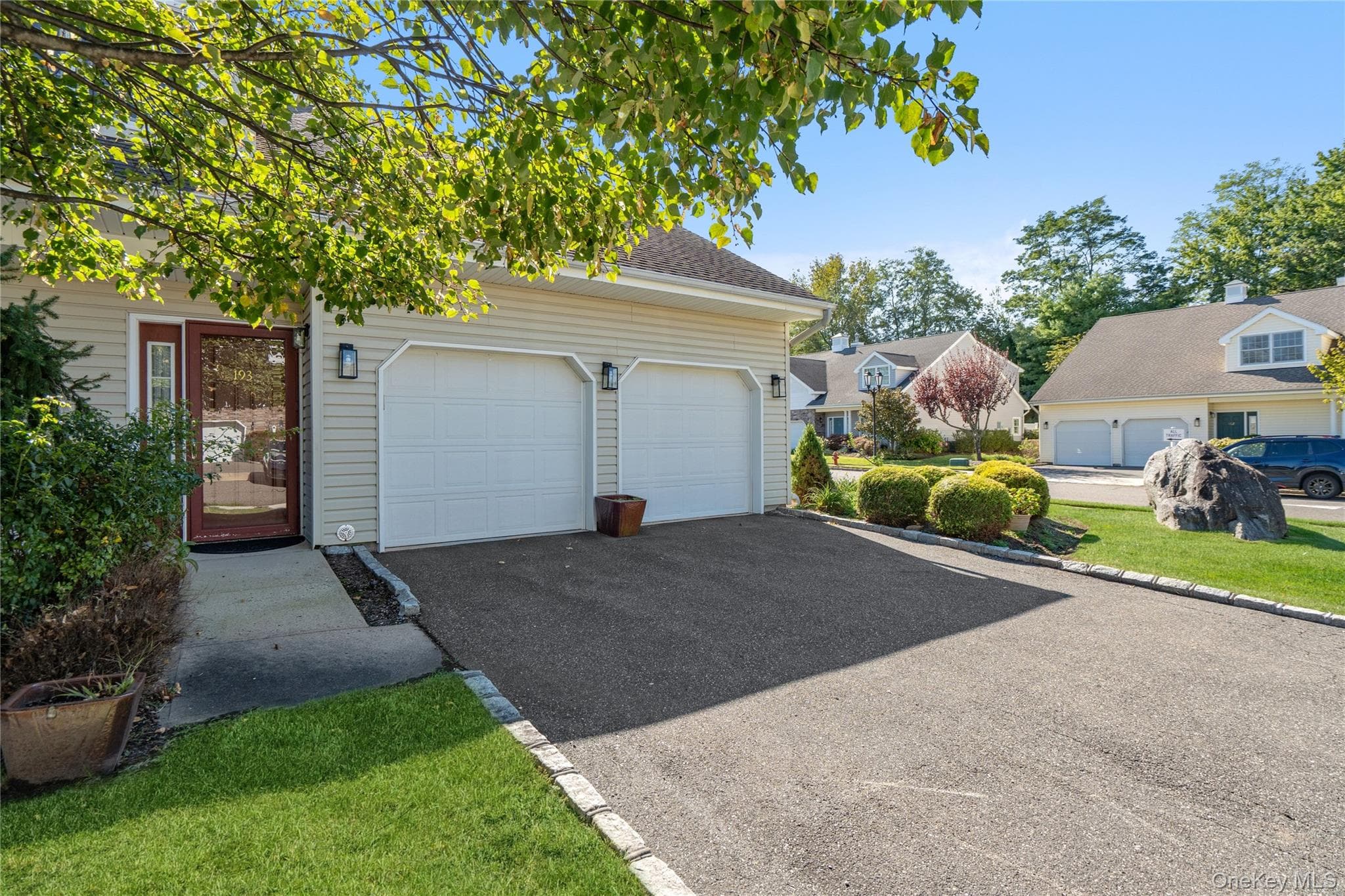 193 Pond View Drive photo 1