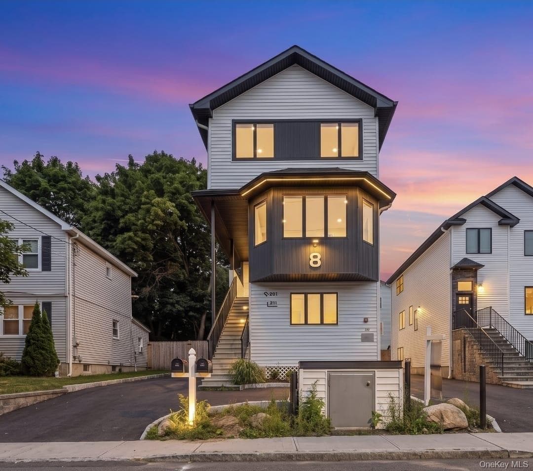 8 Memorial Park Drive Unit: 202, Spring Valley