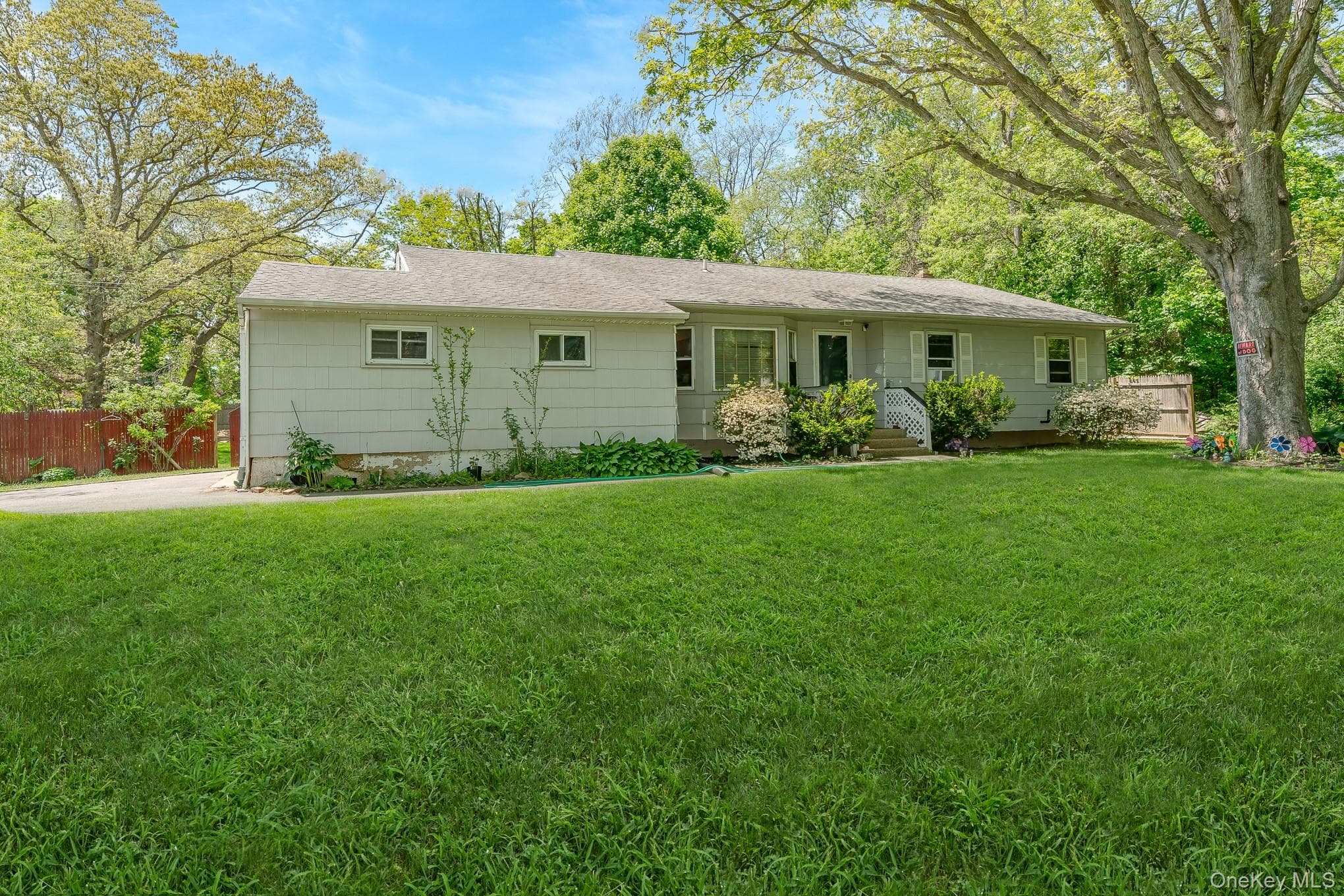103 Gates Avenue thumbnail 25