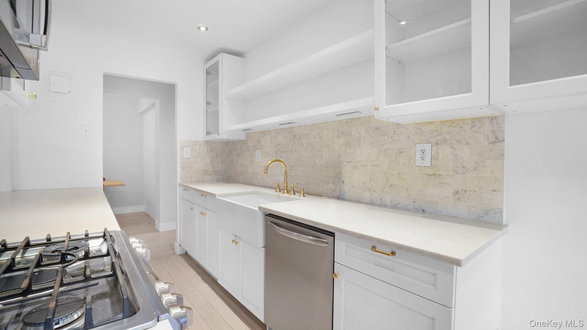 66-15 Wetherole St St Unit: E4 thumbnail 7
