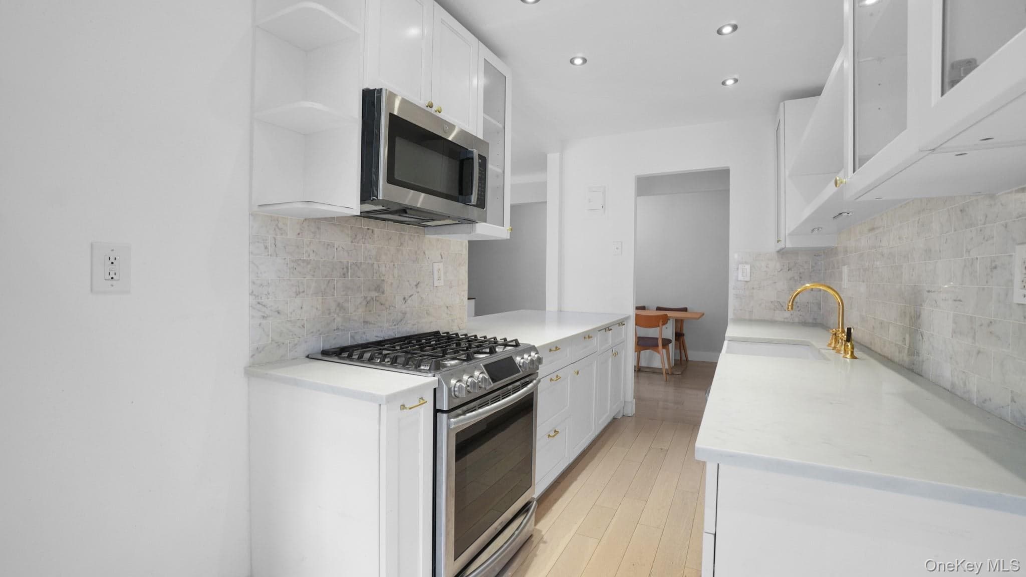 66-15 Wetherole St St Unit: E4 thumbnail 6