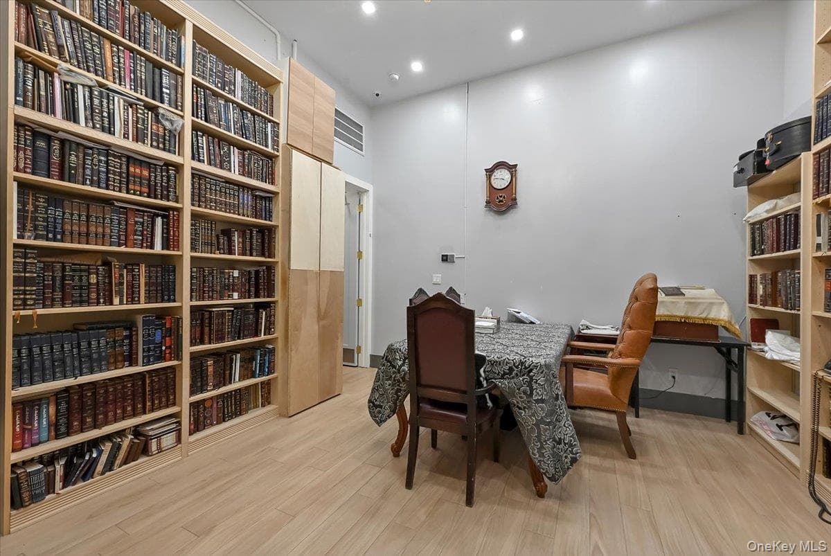 43 Freeland Street thumbnail 16