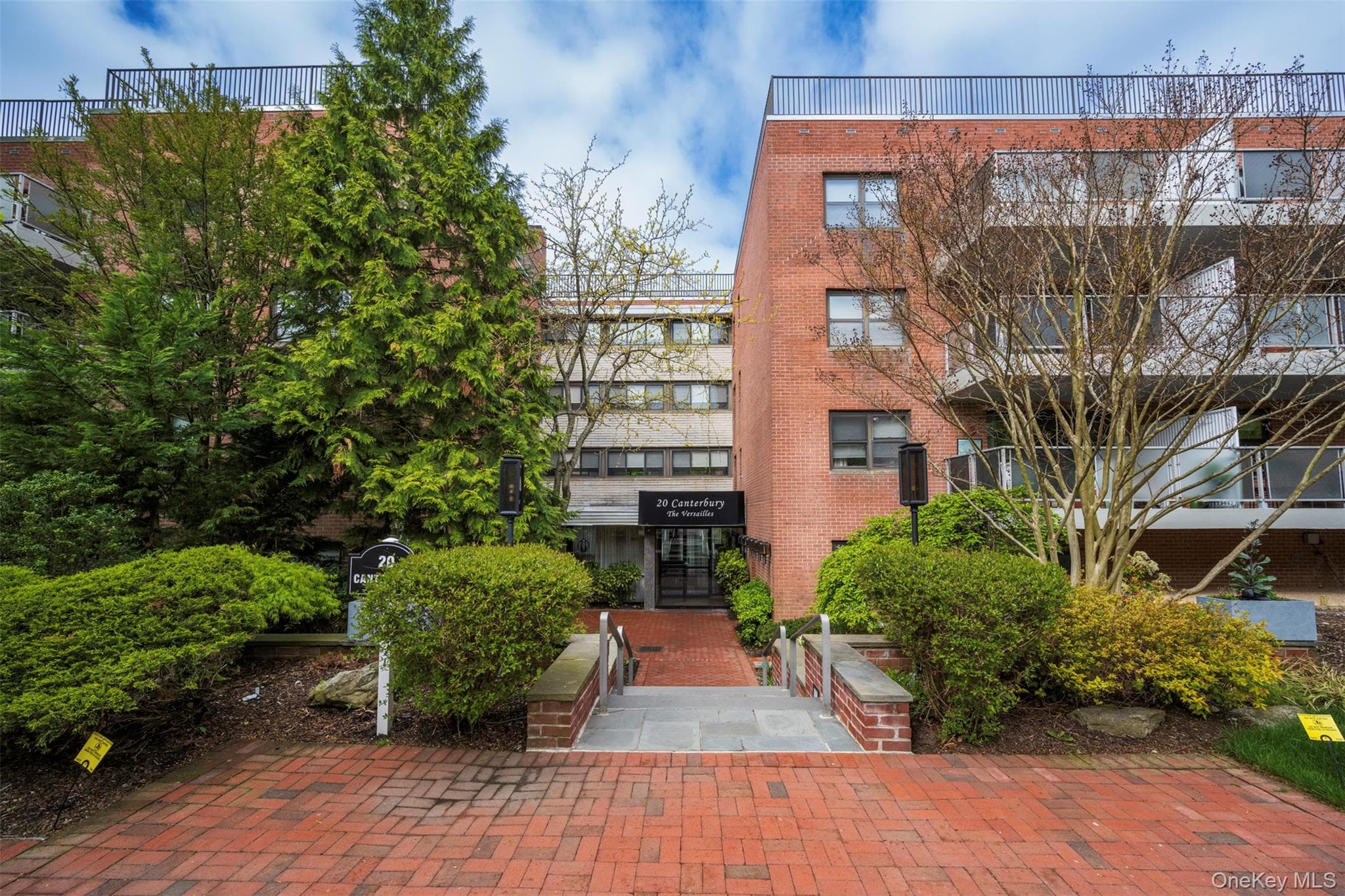 20 Canterbury Road Unit: 3A, Great Neck