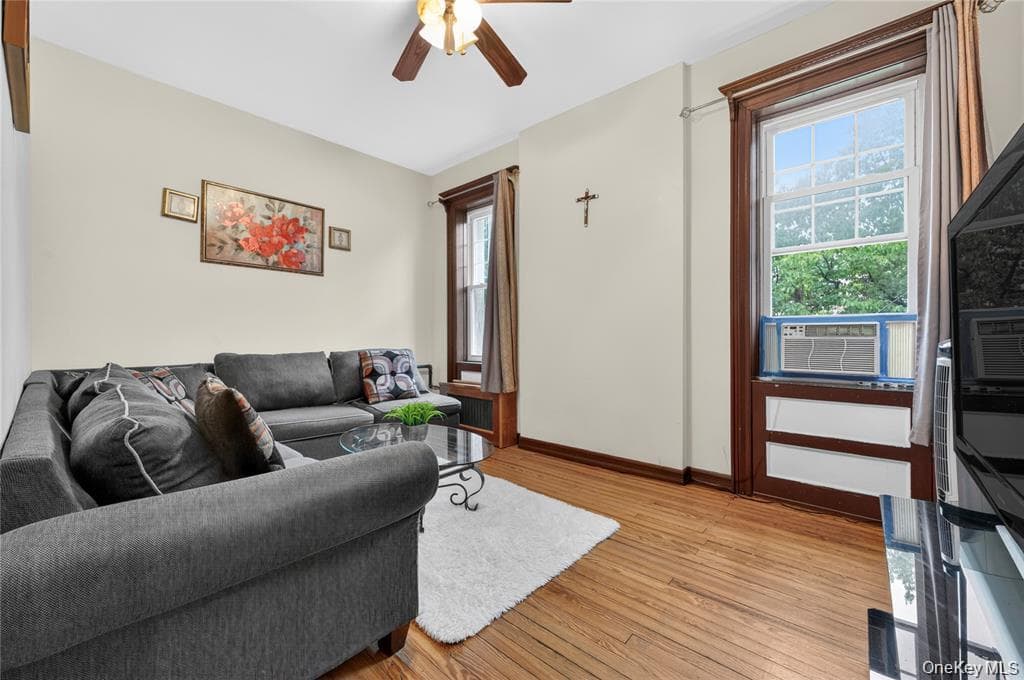1543 Hollywood Avenue Unit: Apt 1 thumbnail 6