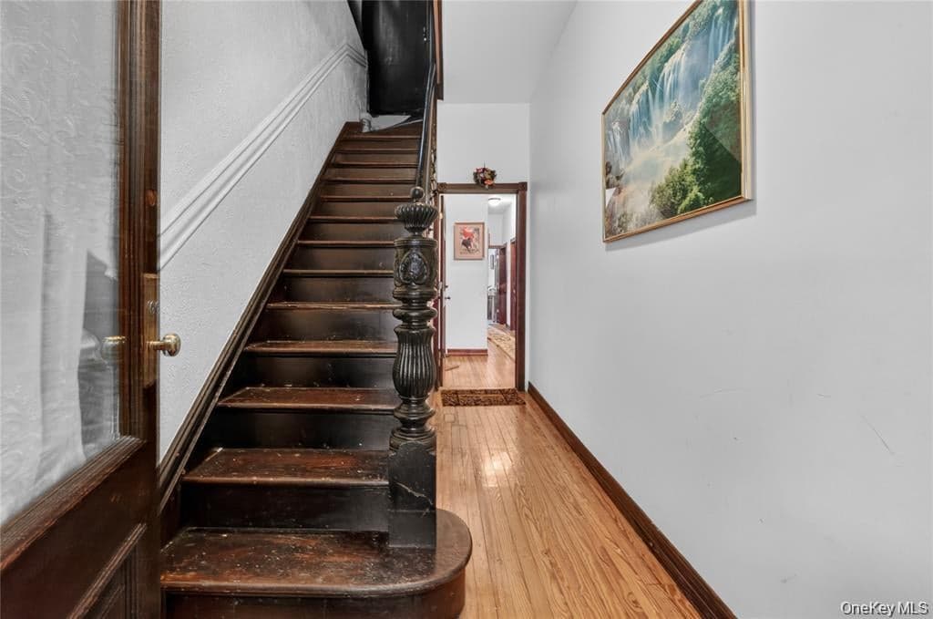 1543 Hollywood Avenue Unit: Apt 1 thumbnail 4