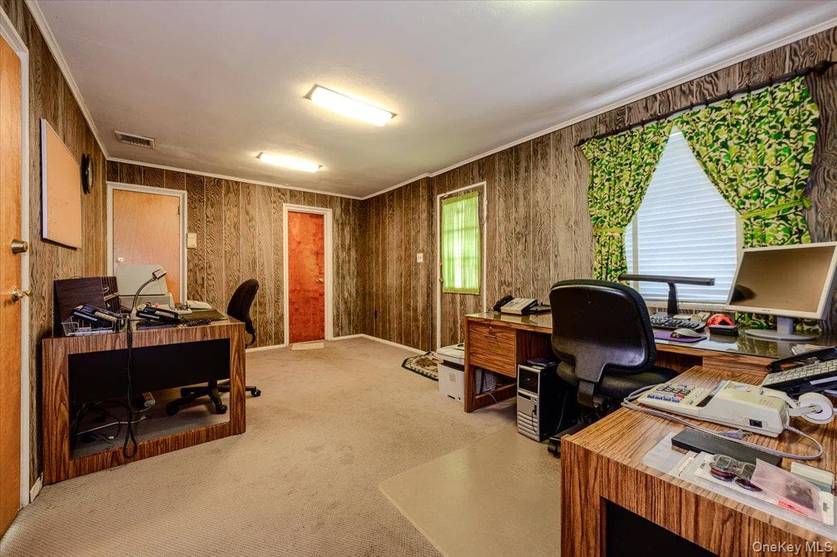 2539 Woodhull Avenue thumbnail 21