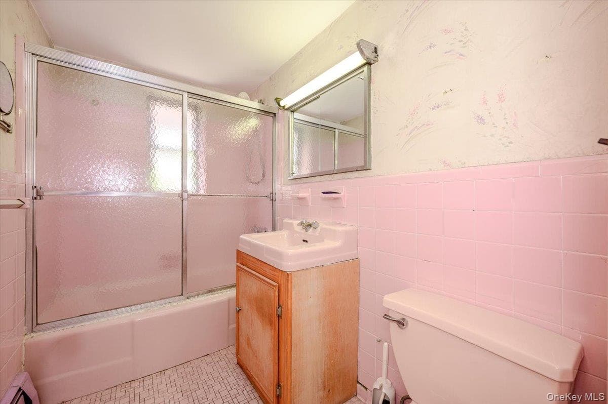 2539 Woodhull Avenue thumbnail 34
