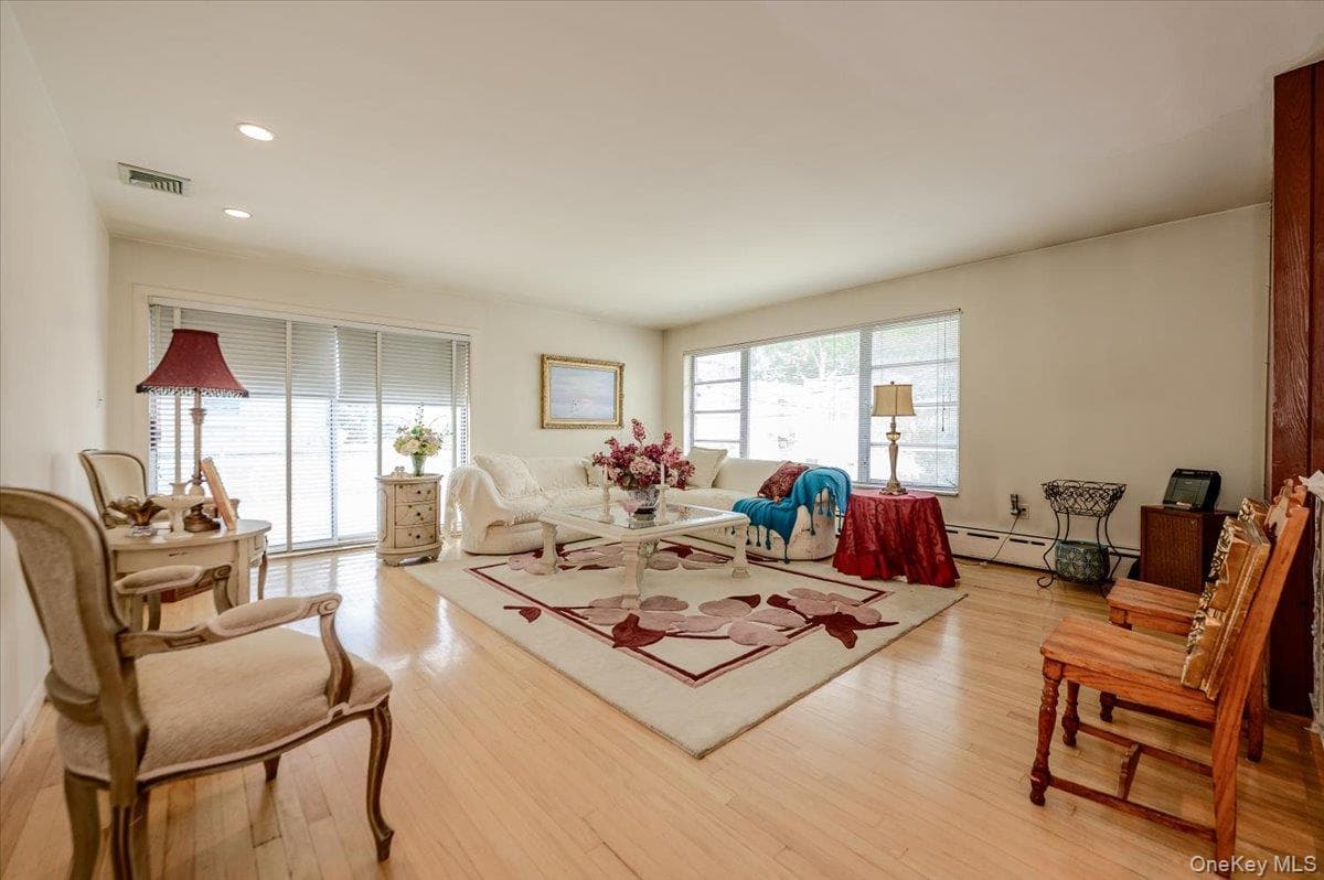 2539 Woodhull Avenue thumbnail 5