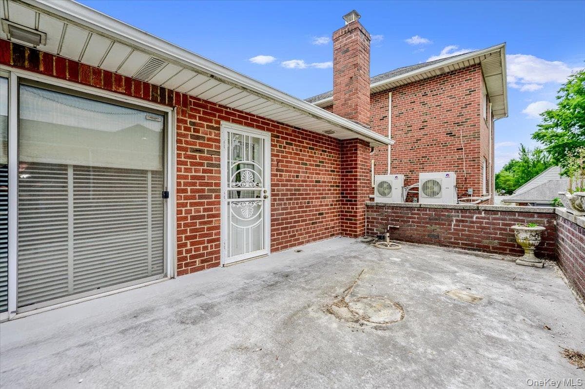 2539 Woodhull Avenue thumbnail 12