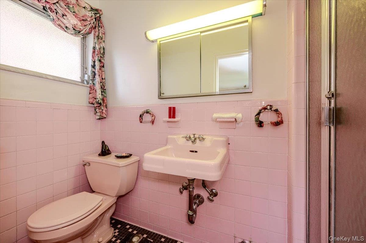 2539 Woodhull Avenue thumbnail 18
