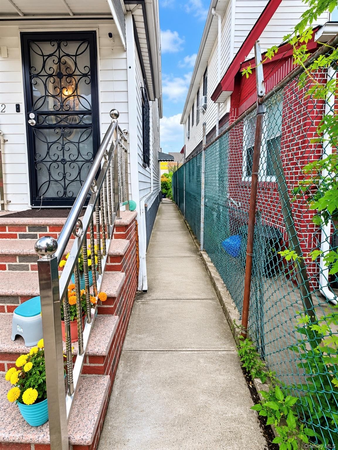 188-42 Woodhull Avenue thumbnail 2