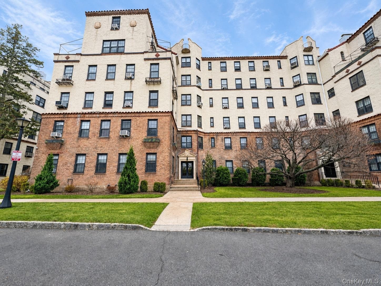 1273 North Avenue Unit: 1G. Entry 3 thumbnail 2