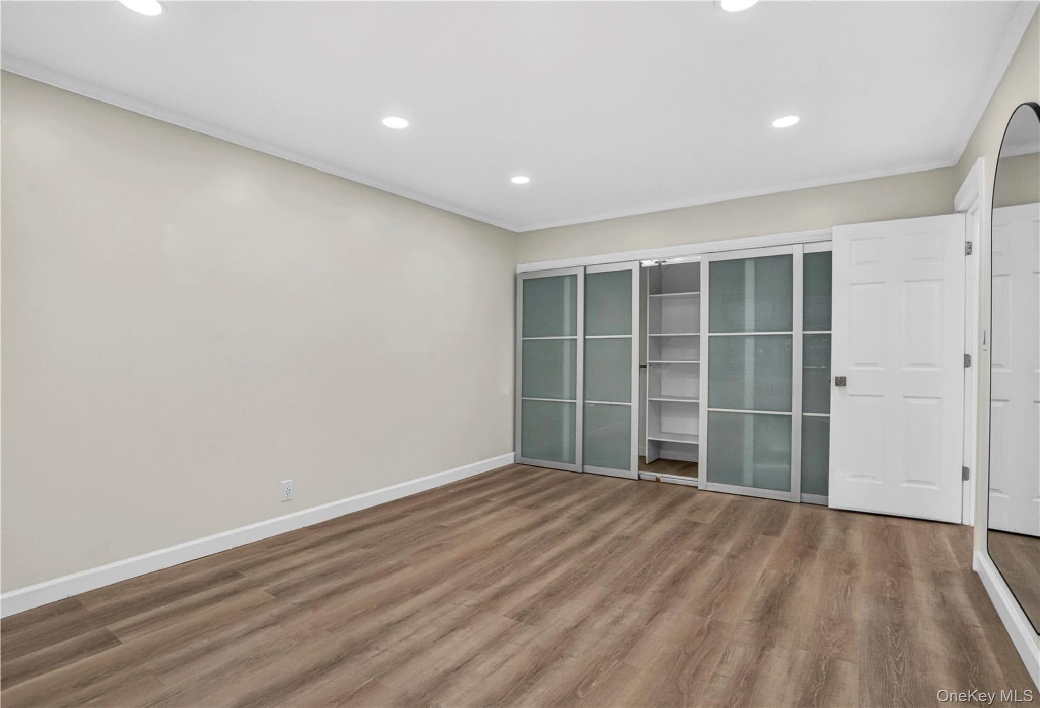 8953 Vanderveer Street thumbnail 5