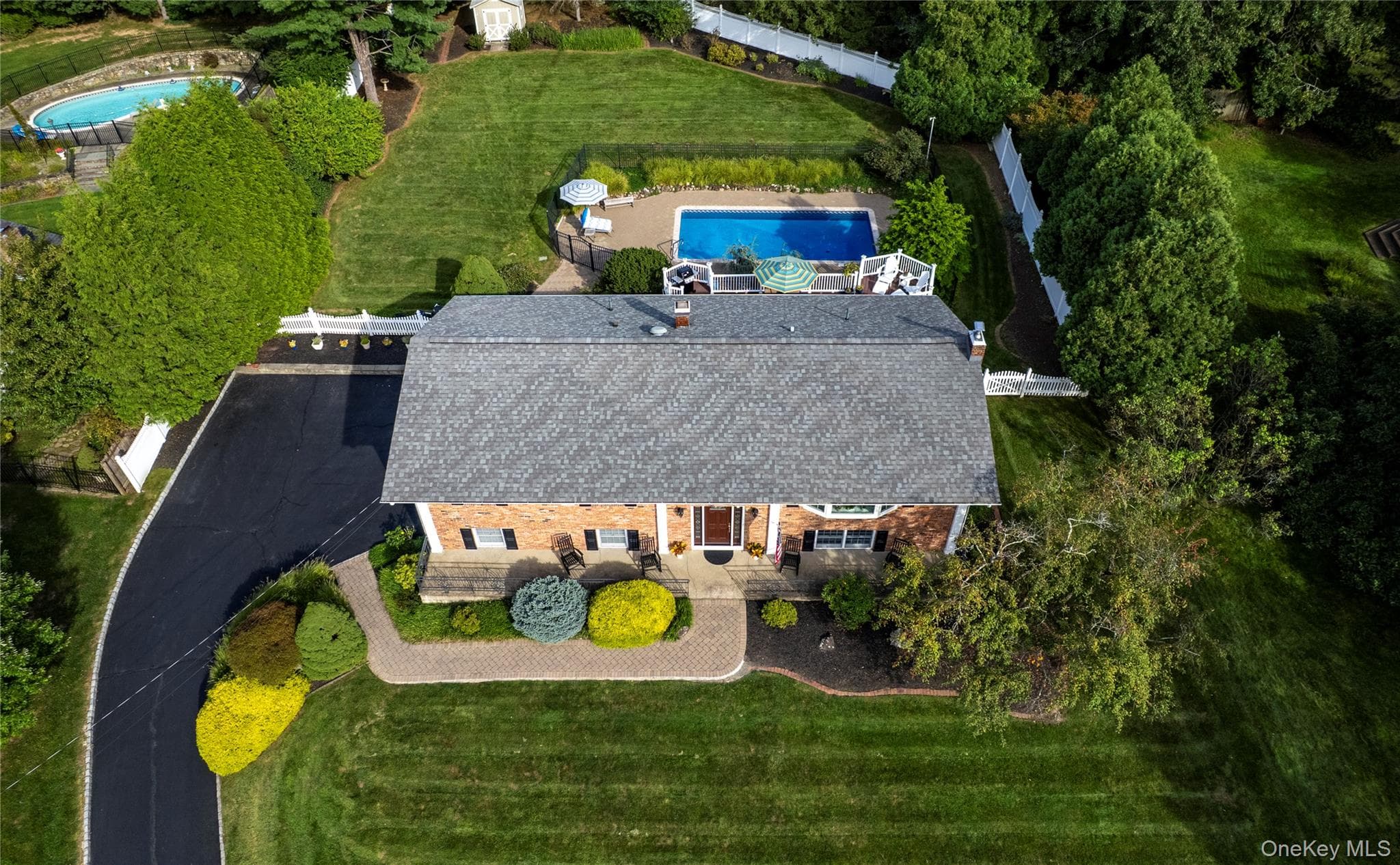 619 Russet Road thumbnail 2
