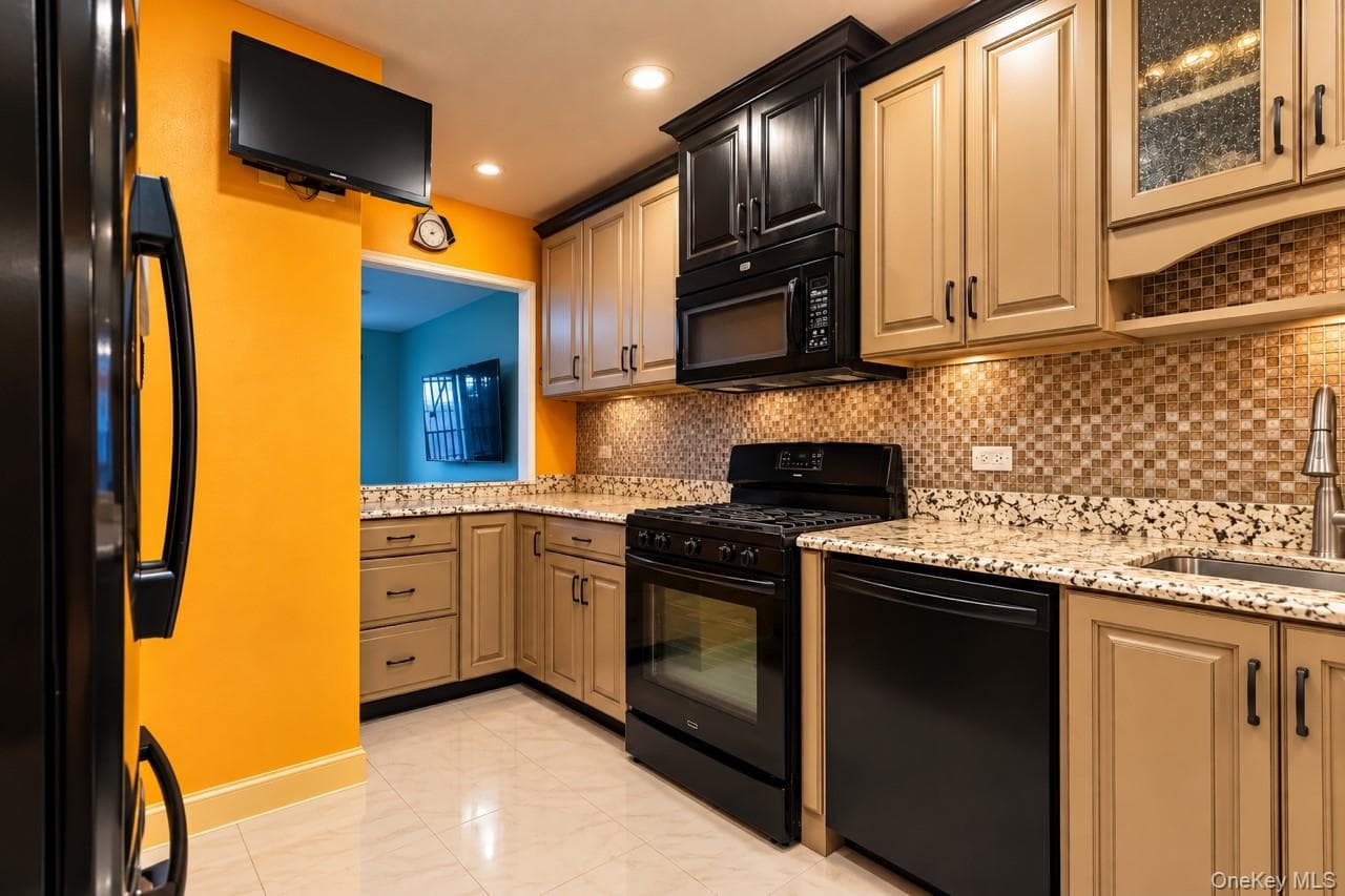 611 E 79th Street thumbnail 12